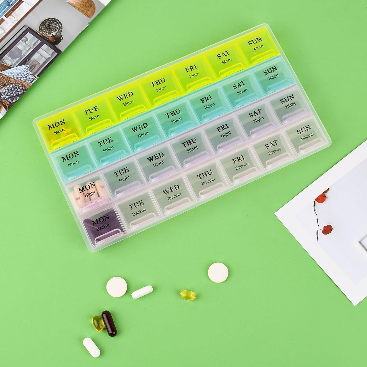 Large Weekly Pill Organizer 4 Times A Day, Medicine Cases,Moisture-Proof 7 Day Pill Box, Travel Pill Cases Portable for Pills Vitamin Fish Oil Supplements